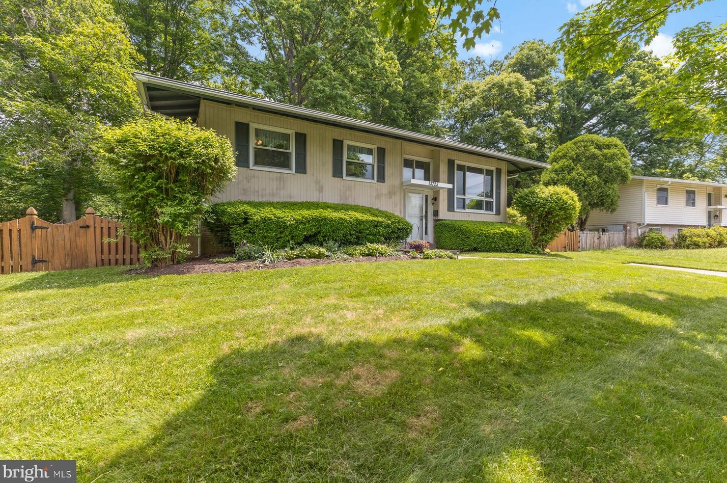 13725 Lionel Ln, Rockville, MD 20853-2920