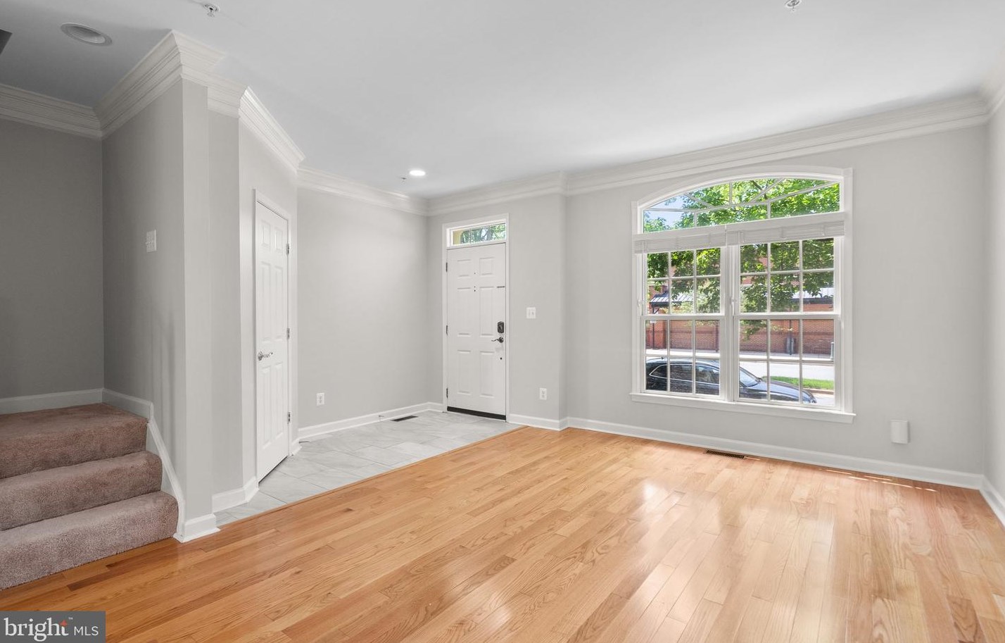 518 Fallsgrove Dr, Rockville MD 20850-7750 exterior