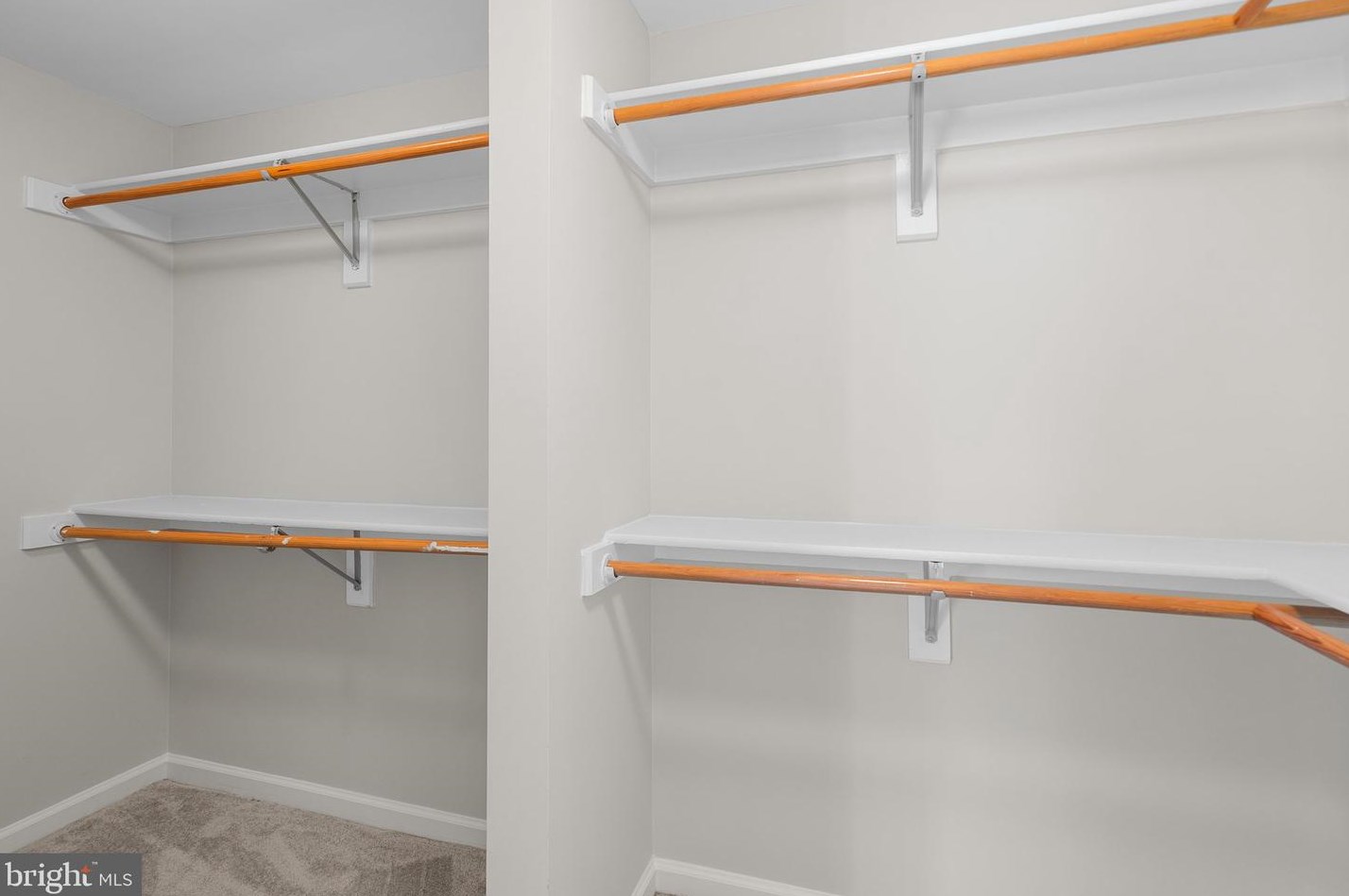 518 Fallsgrove Dr, Rockville MD 20850-7750 exterior