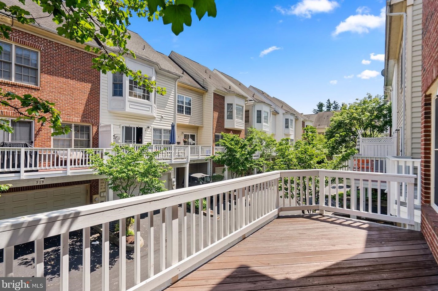 518 Fallsgrove Dr, Rockville MD 20850-7750 exterior