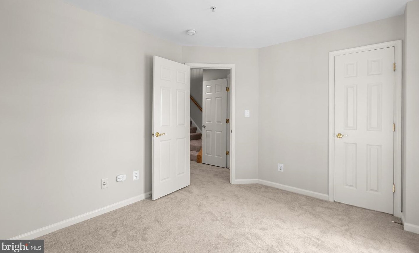 518 Fallsgrove Dr, Rockville MD 20850-7750 exterior