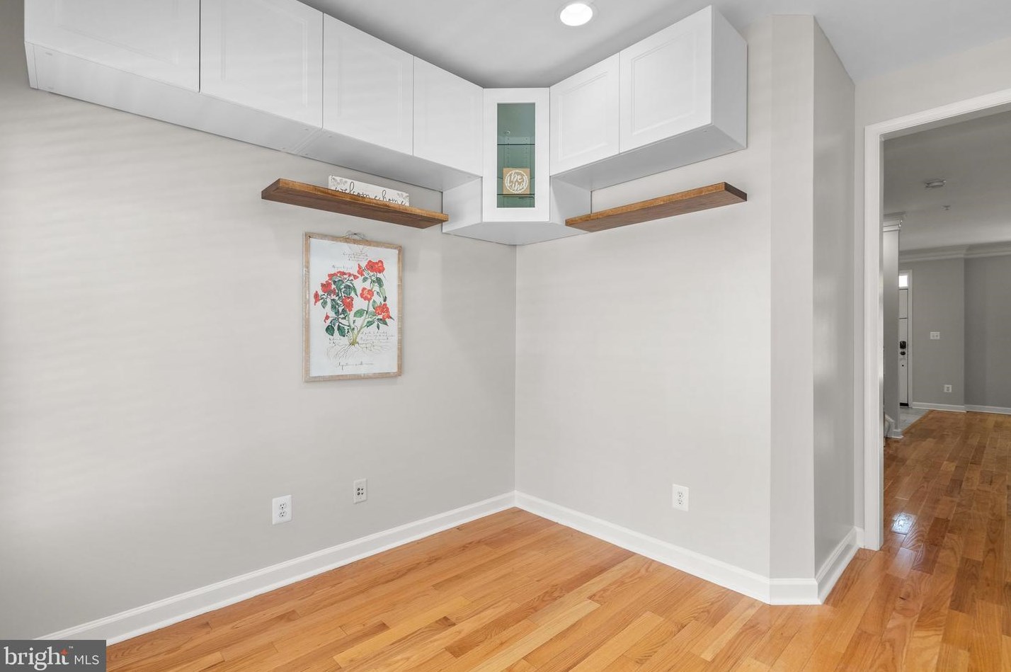 518 Fallsgrove Dr, Rockville MD 20850-7750 exterior