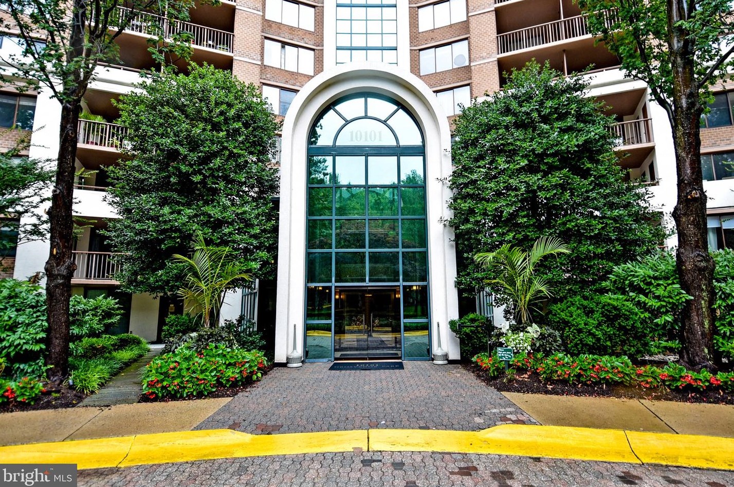 10101 Grosvenor Pl, Rockville, MD 20852-6640