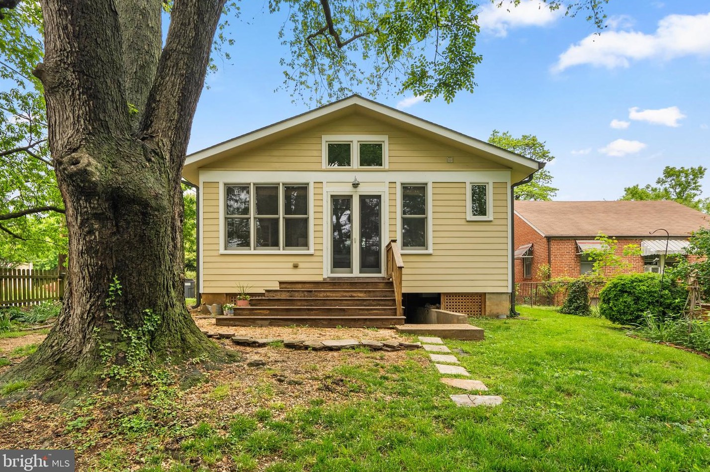 720 Easley St, Silver Spring MD 20910-4587 exterior