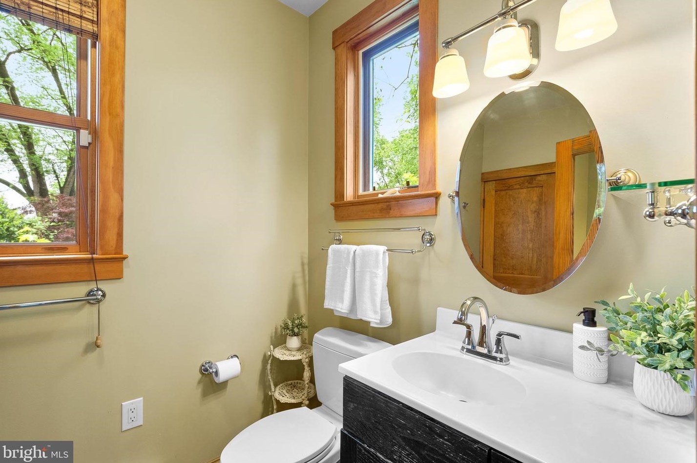 720 Easley St, Silver Spring MD 20910-4587 exterior