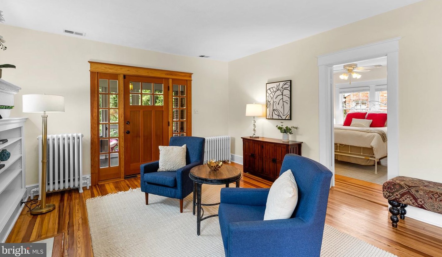 720 Easley St, Silver Spring MD 20910-4587 exterior