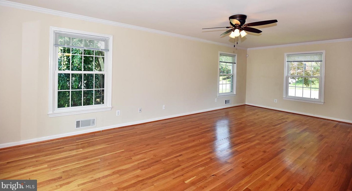 8702 Victory Ln, Rockville MD  20854-3642 exterior