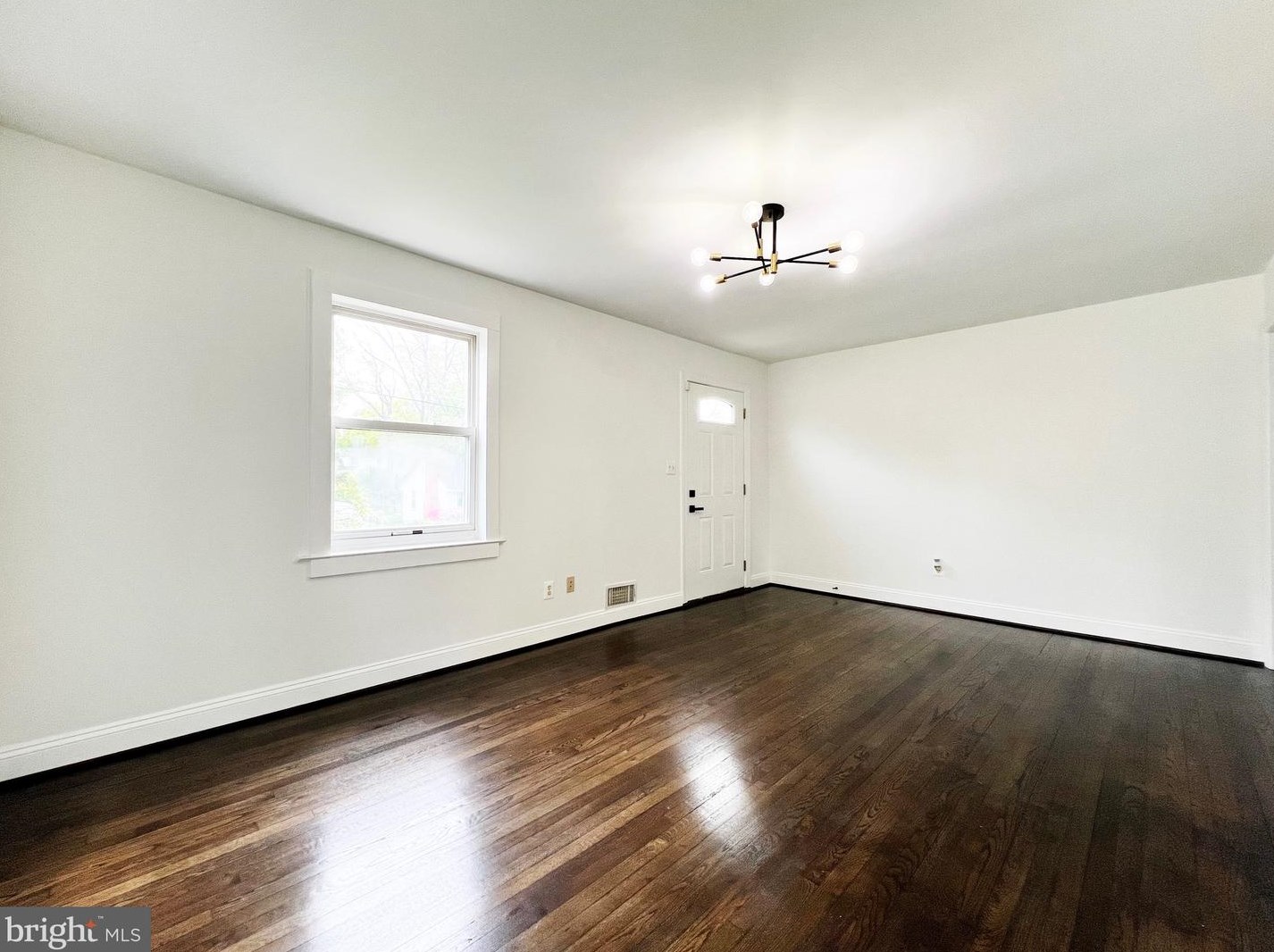 2711 Newton St, Silver Spring, MD 20902