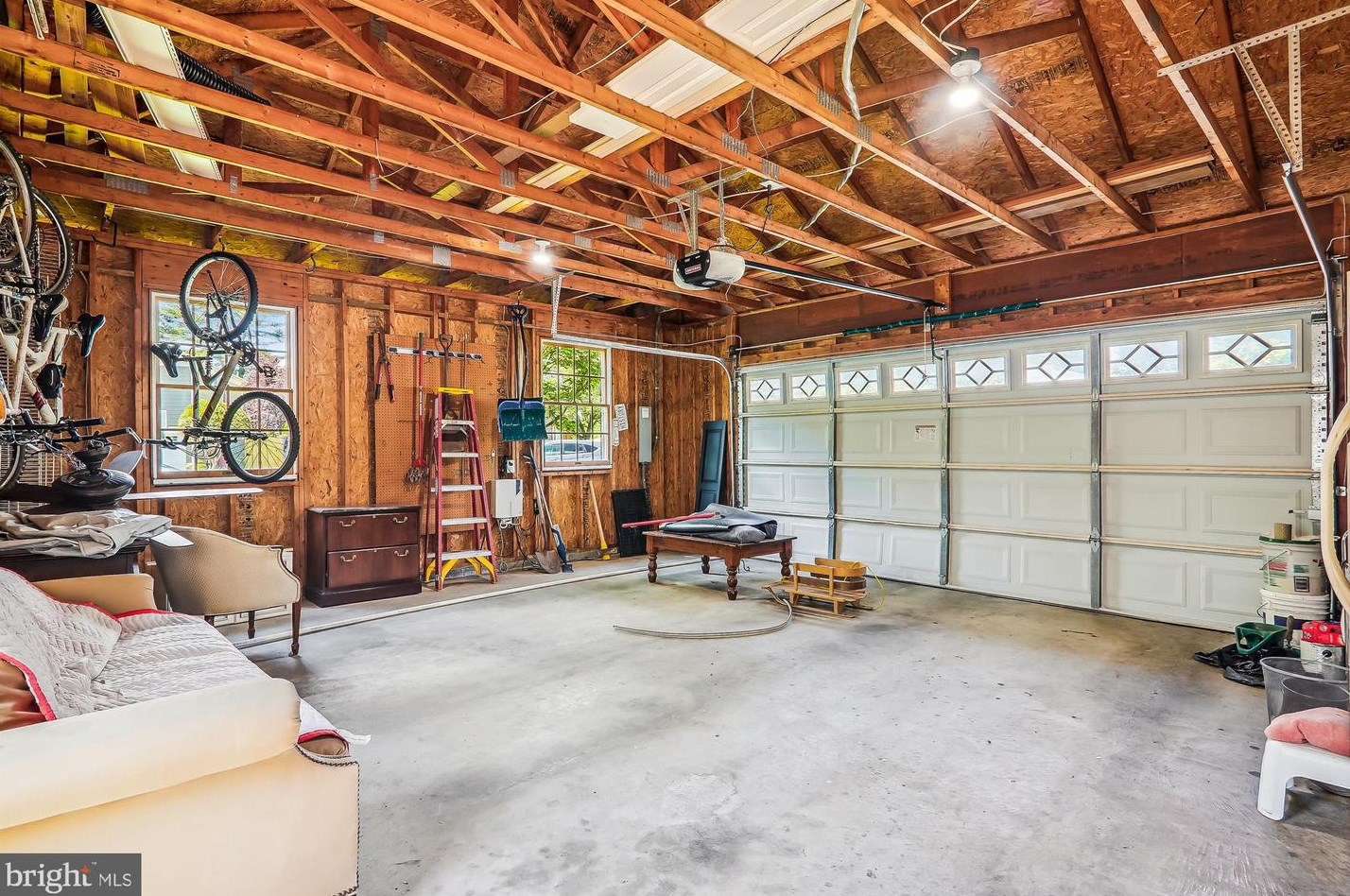 12632 Falconbridge Dr, Gaithersburg MD 20878-3430 exterior