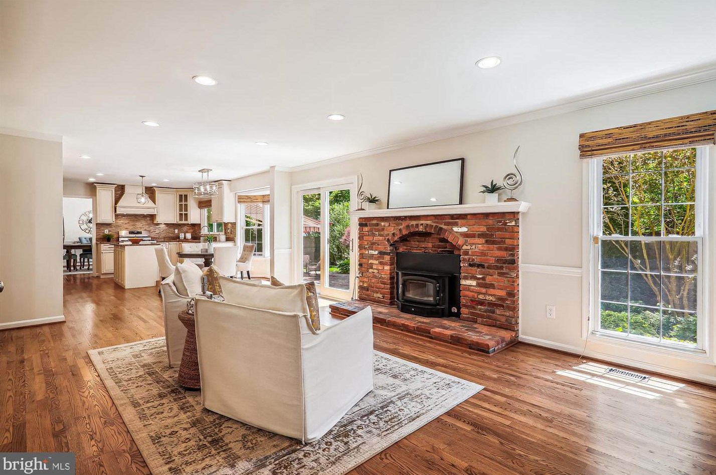 12632 Falconbridge Dr, Gaithersburg MD 20878-3430 exterior