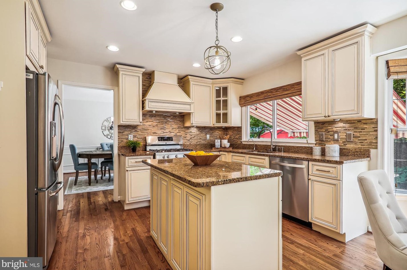 12632 Falconbridge Dr, Gaithersburg MD 20878-3430 exterior