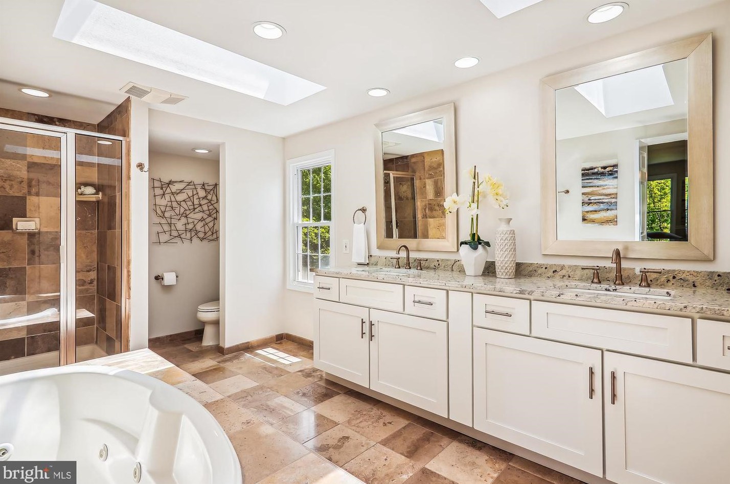 12632 Falconbridge Dr, Gaithersburg MD 20878-3430 exterior