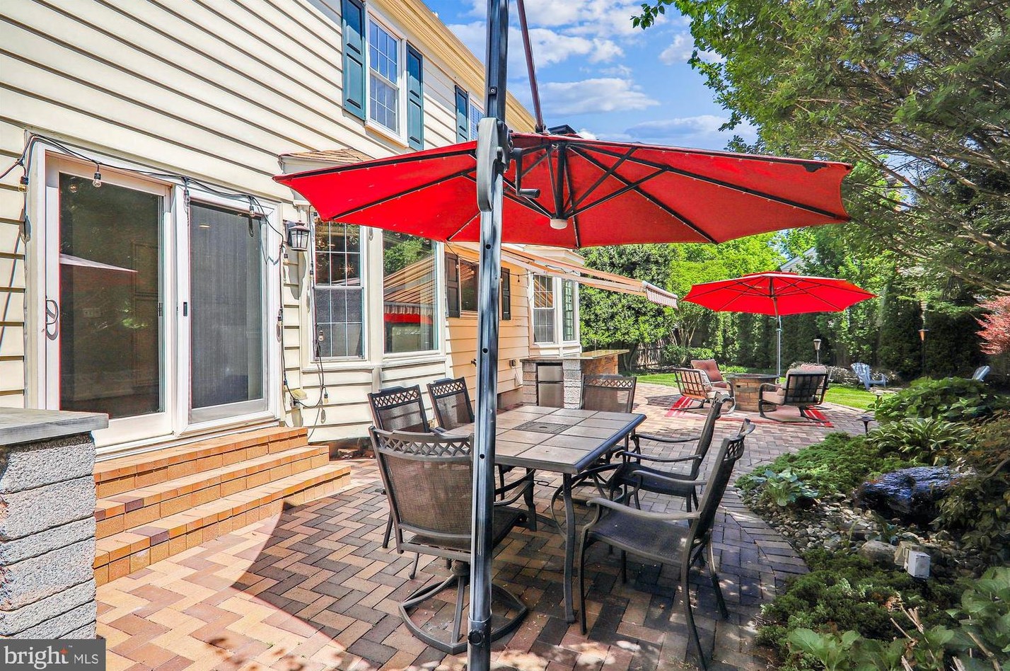 12632 Falconbridge Dr, Gaithersburg MD 20878-3430 exterior