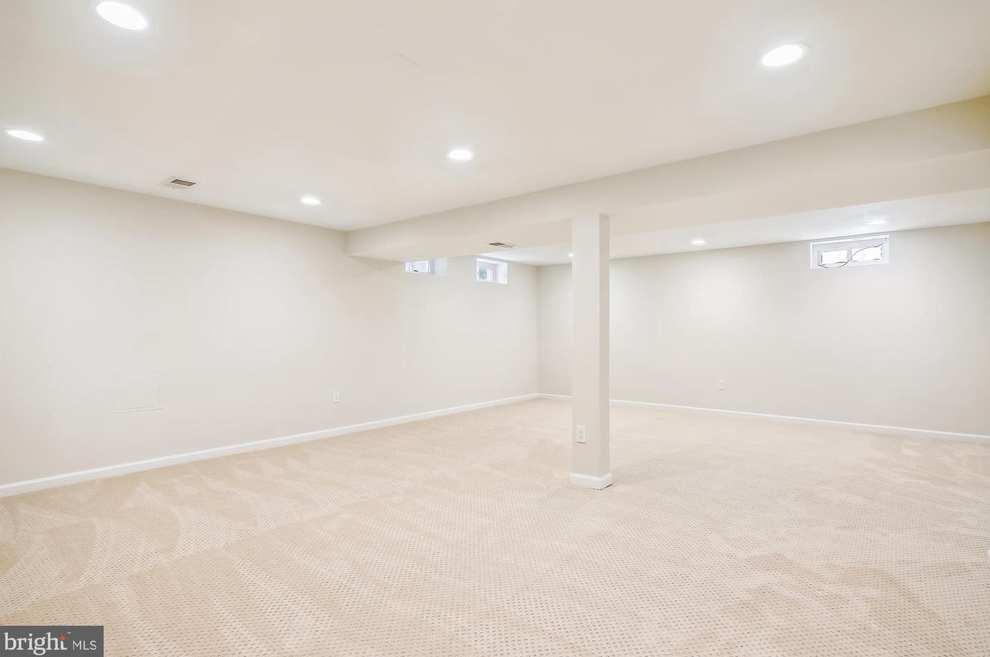 12632 Falconbridge Dr, Gaithersburg MD 20878-3430 exterior