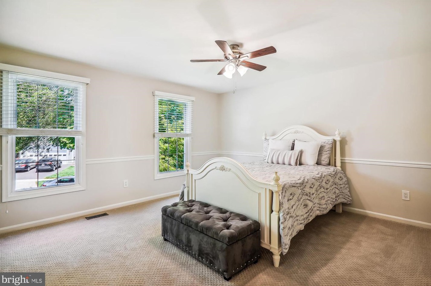 12632 Falconbridge Dr, Gaithersburg MD 20878-3430 exterior