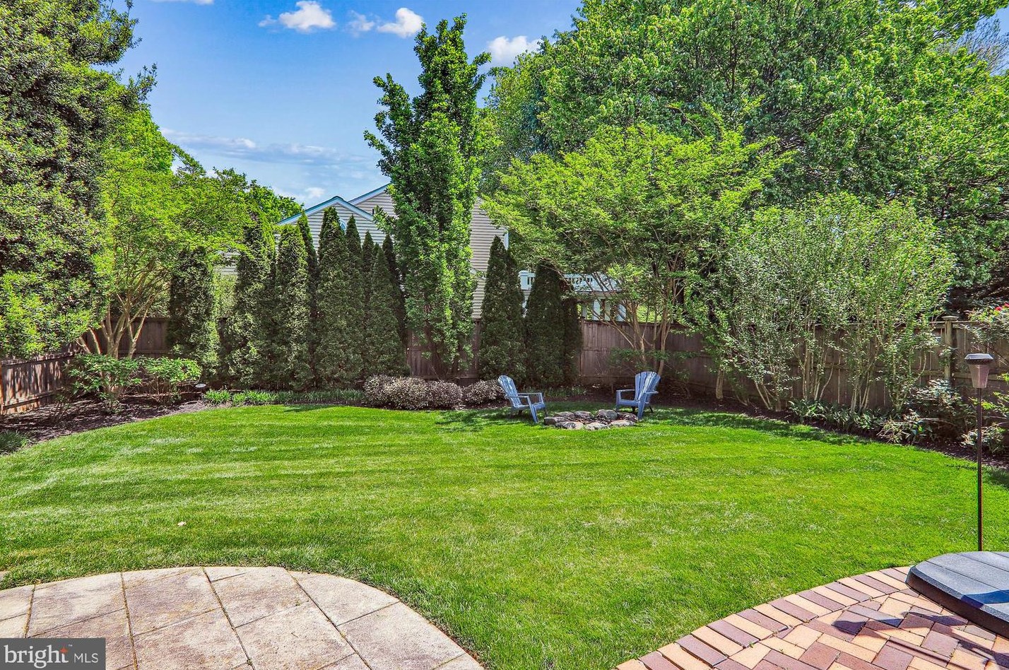 12632 Falconbridge Dr, Gaithersburg MD 20878-3430 exterior