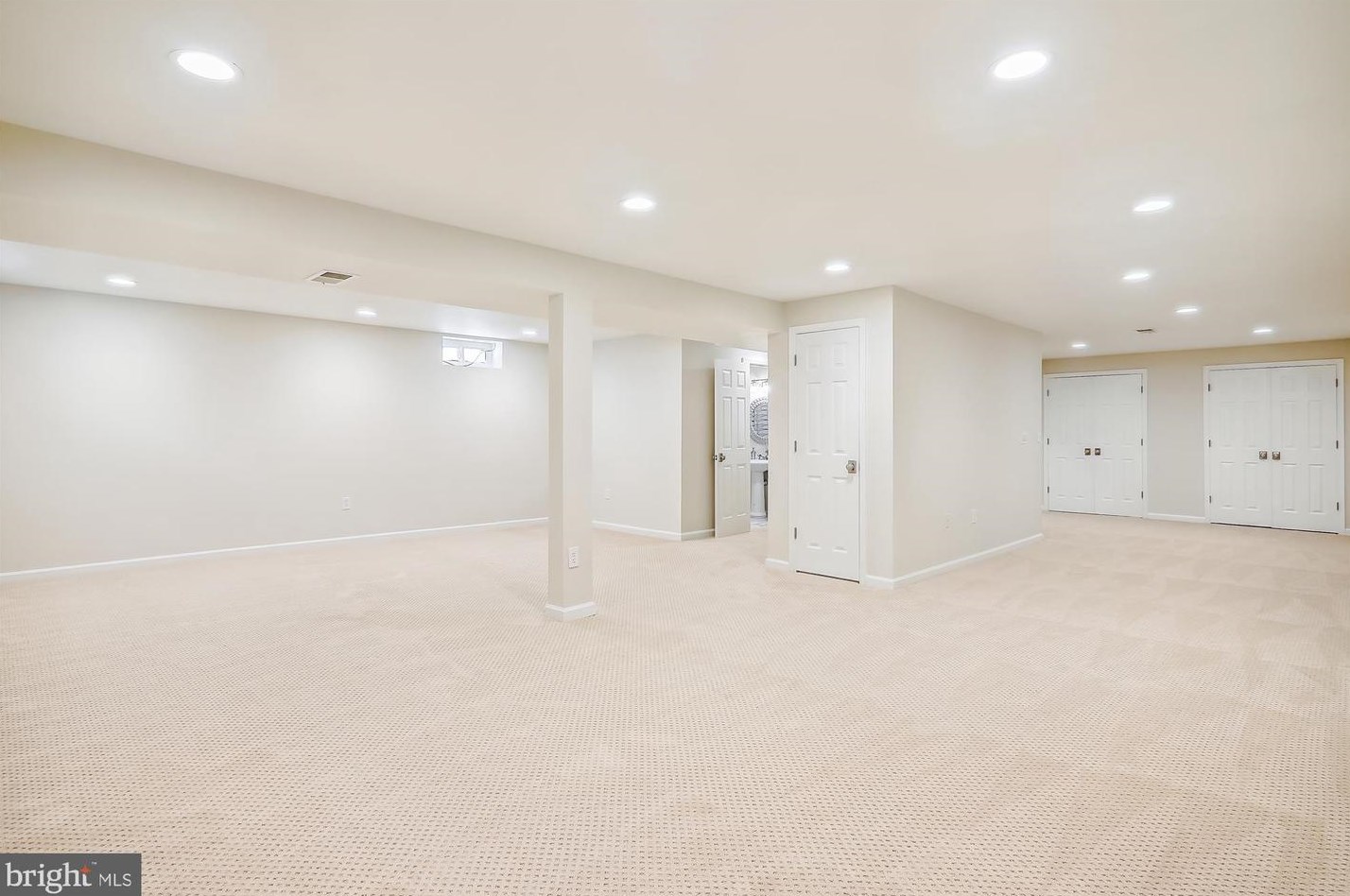 12632 Falconbridge Dr, Gaithersburg MD 20878-3430 exterior