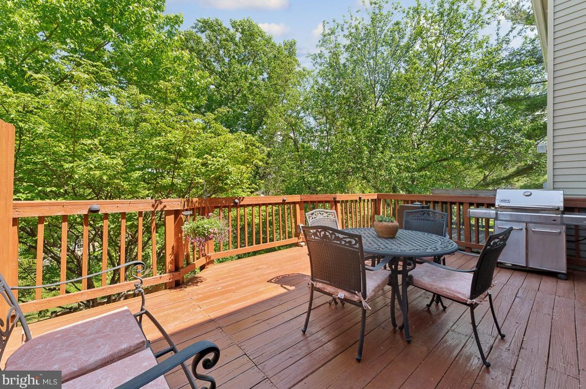 1903 Brightleaf Ct, Silver Spring MD 20902-5805 exterior