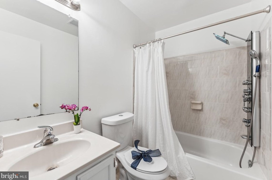 1903 Brightleaf Ct, Silver Spring MD 20902-5805 exterior