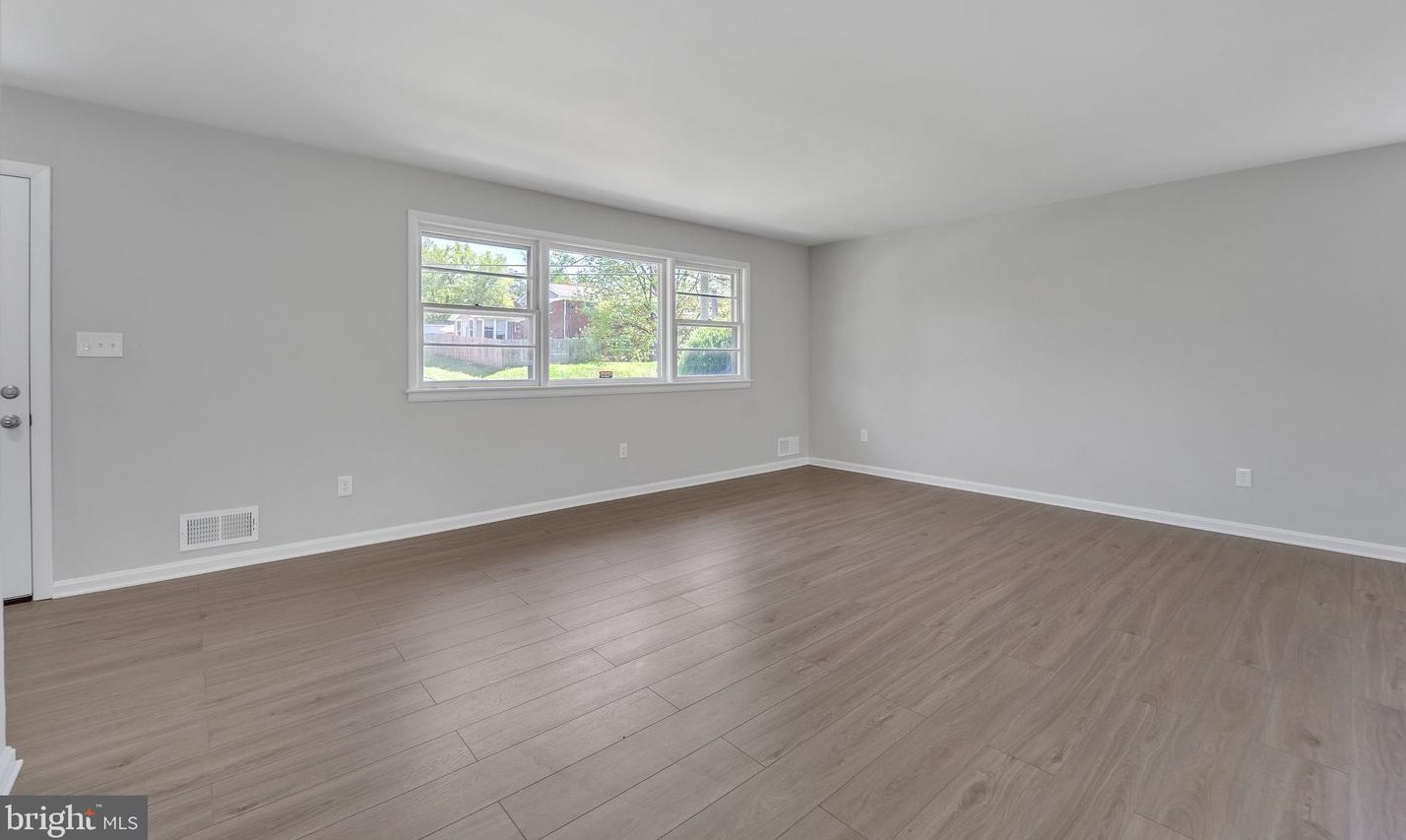 11104 Easecrest Dr, Silver Spring MD 20902-3509 exterior