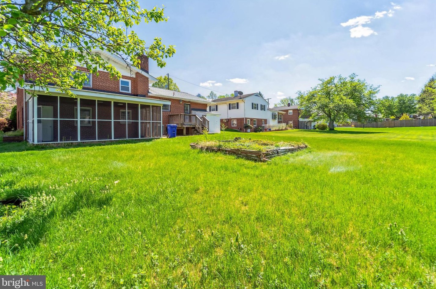 11104 Easecrest Dr, Silver Spring MD 20902-3509 exterior