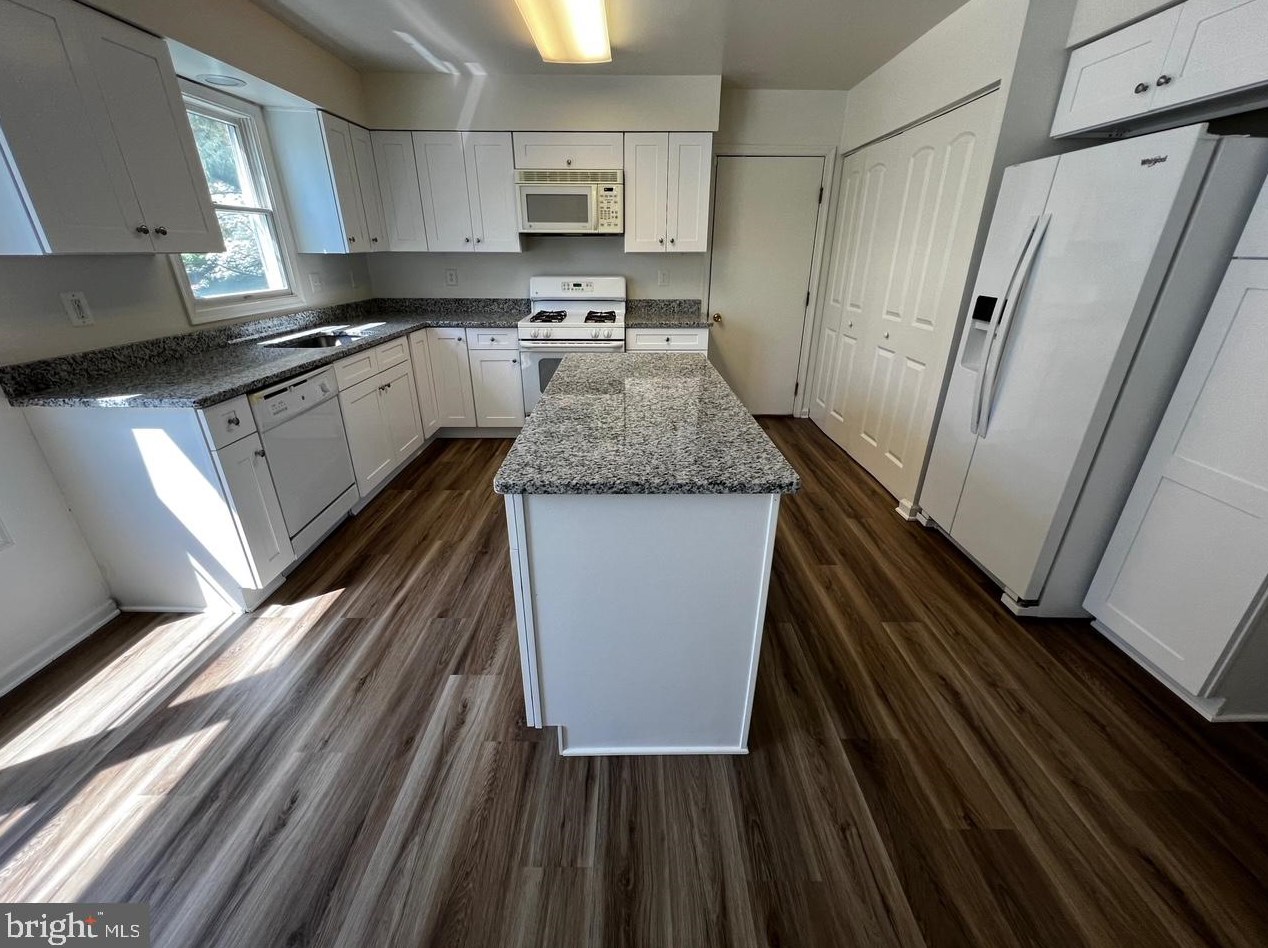 1103 Halesworth Dr, Rockville, MD 20854-6180