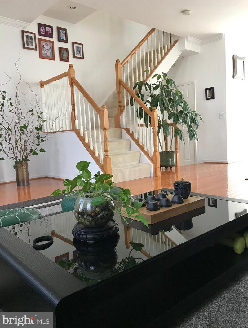 9742 Washingtonian Blvd, Gaithersburg MD  20878-5359 exterior