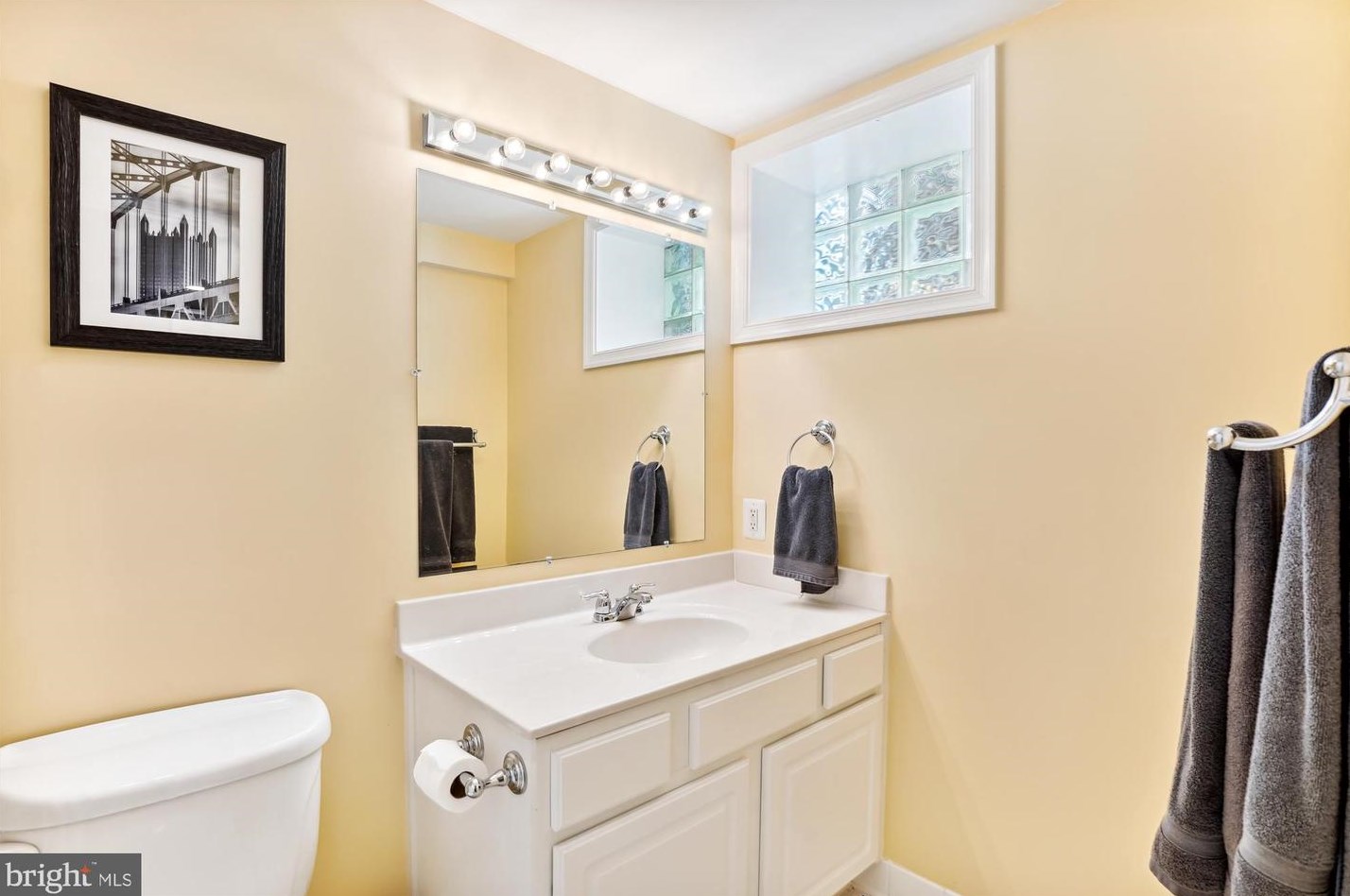 9203 Summit Rd, Silver Spring MD 20910-4132 exterior