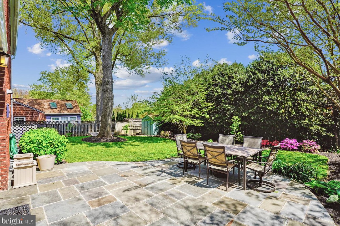 9203 Summit Rd, Silver Spring MD 20910-4132 exterior