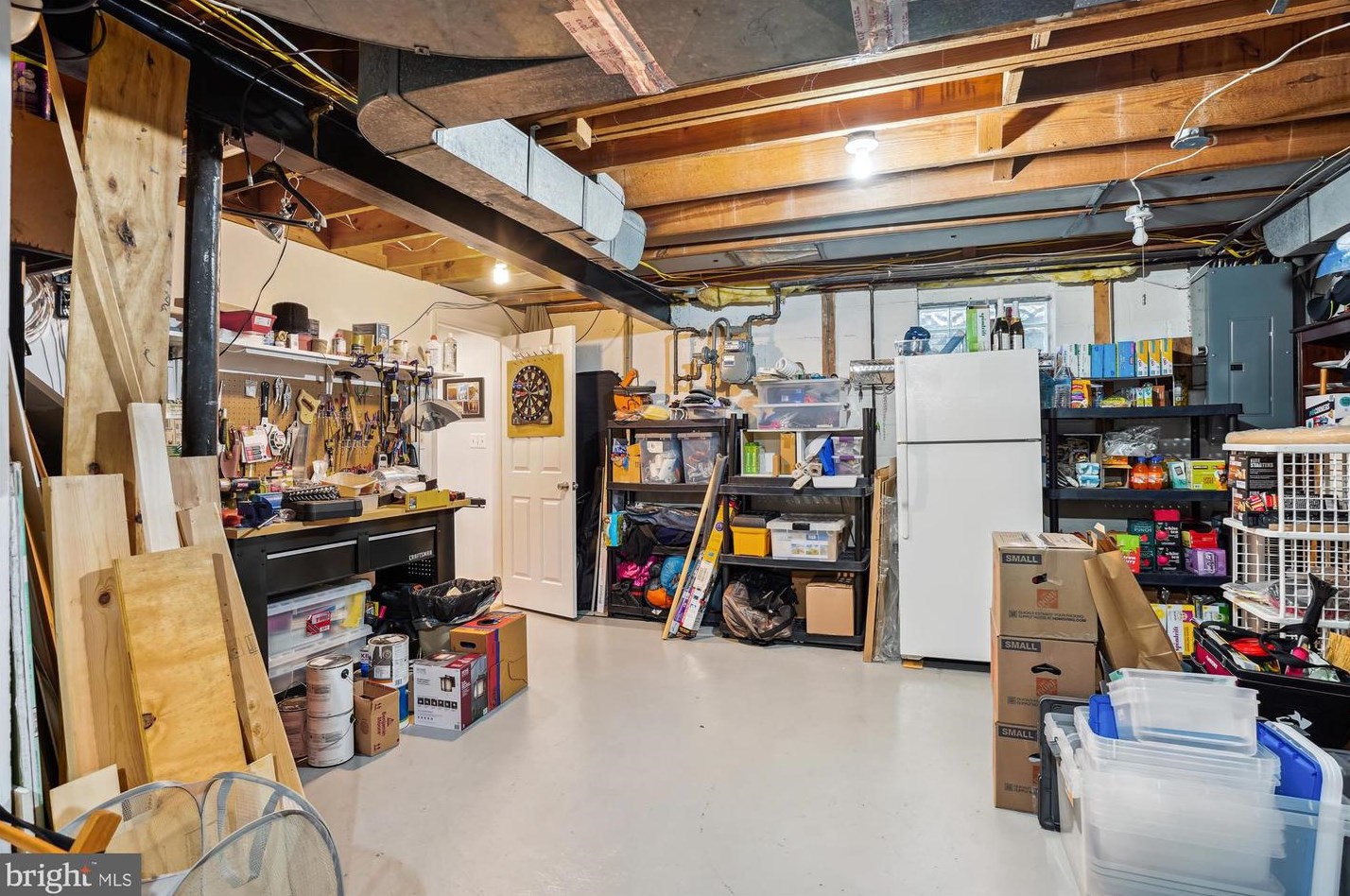 9203 Summit Rd, Silver Spring MD 20910-4132 exterior