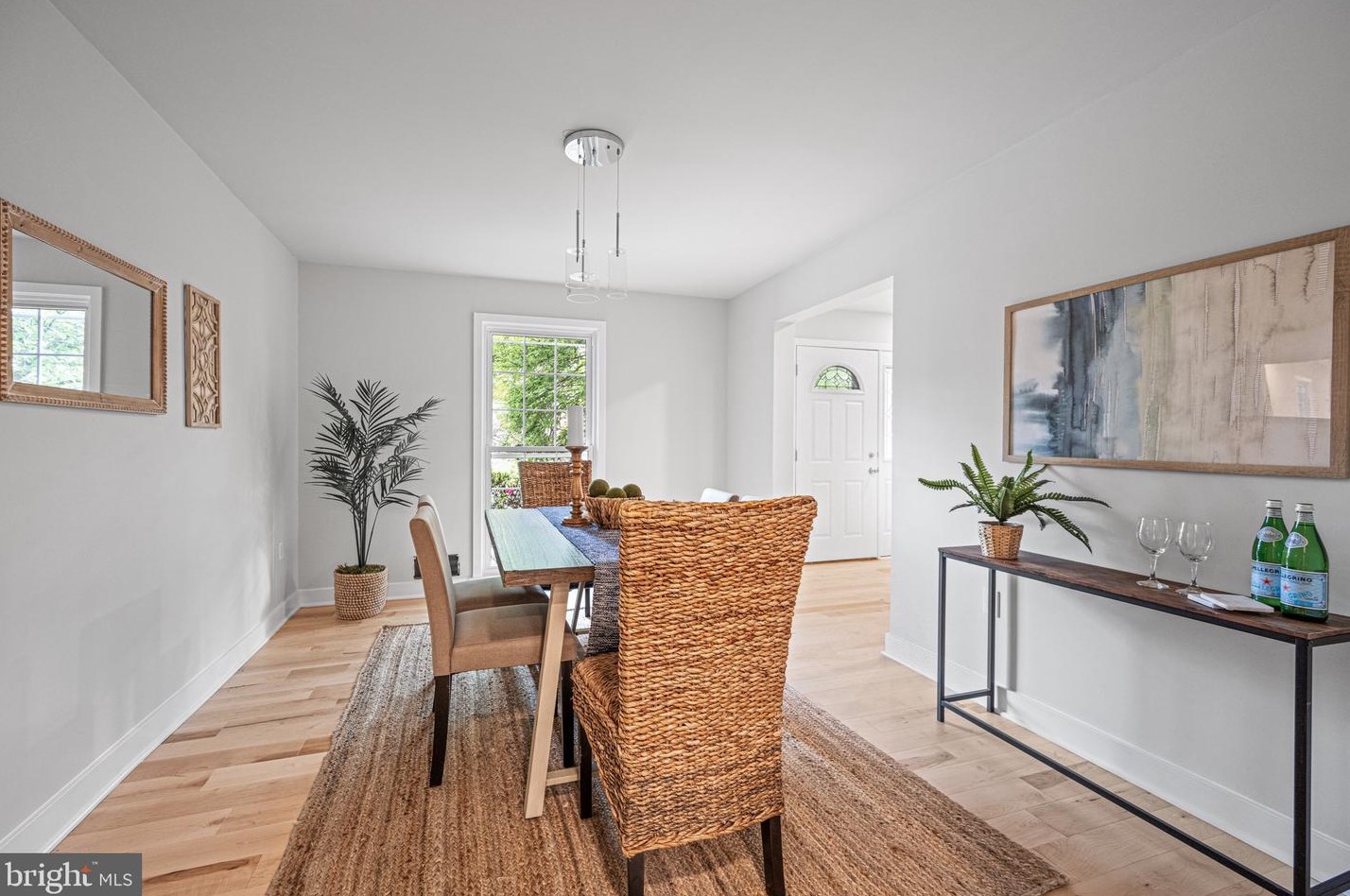 1517 Arbor View Rd, Silver Spring MD  20902-1406 exterior