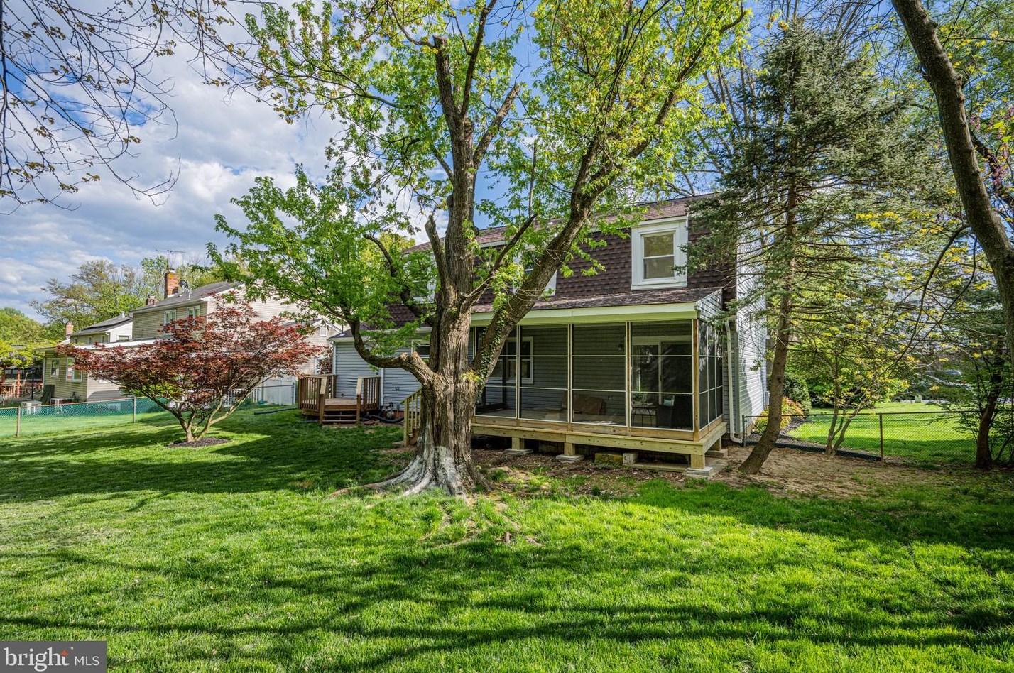 1517 Arbor View Rd, Silver Spring MD  20902-1406 exterior