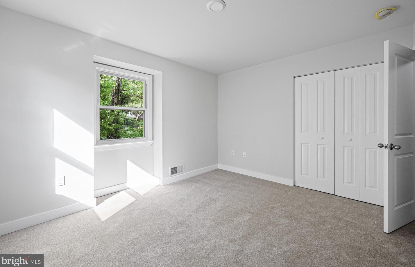 1517 Arbor View Rd, Silver Spring MD  20902-1406 exterior