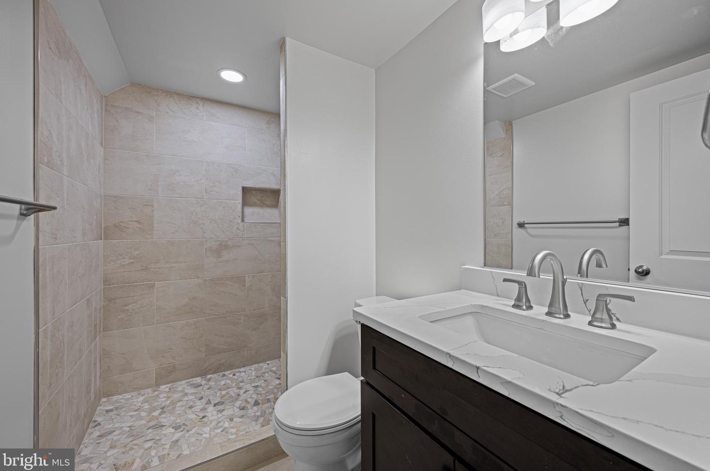 1517 Arbor View Rd, Silver Spring MD  20902-1406 exterior