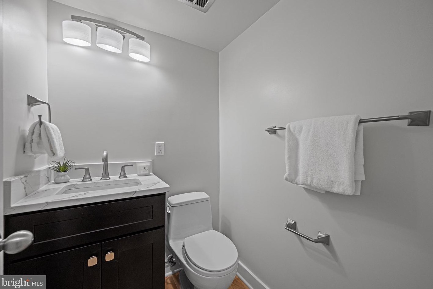 1517 Arbor View Rd, Silver Spring MD  20902-1406 exterior