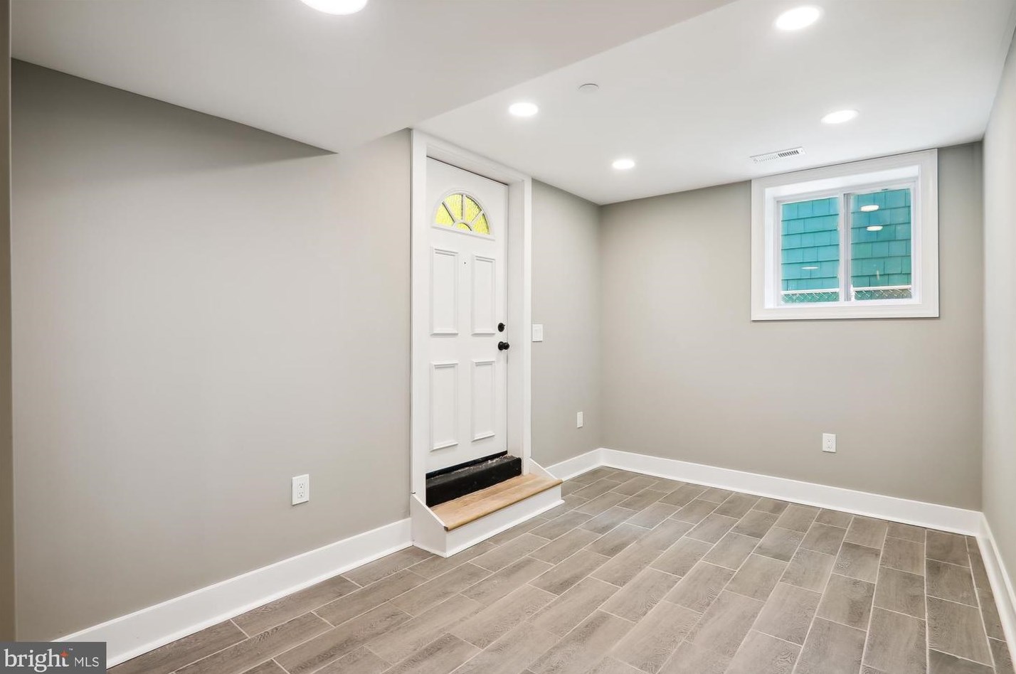 6609 Cockerille Ave, Silver Spring MD  20912-4732 exterior