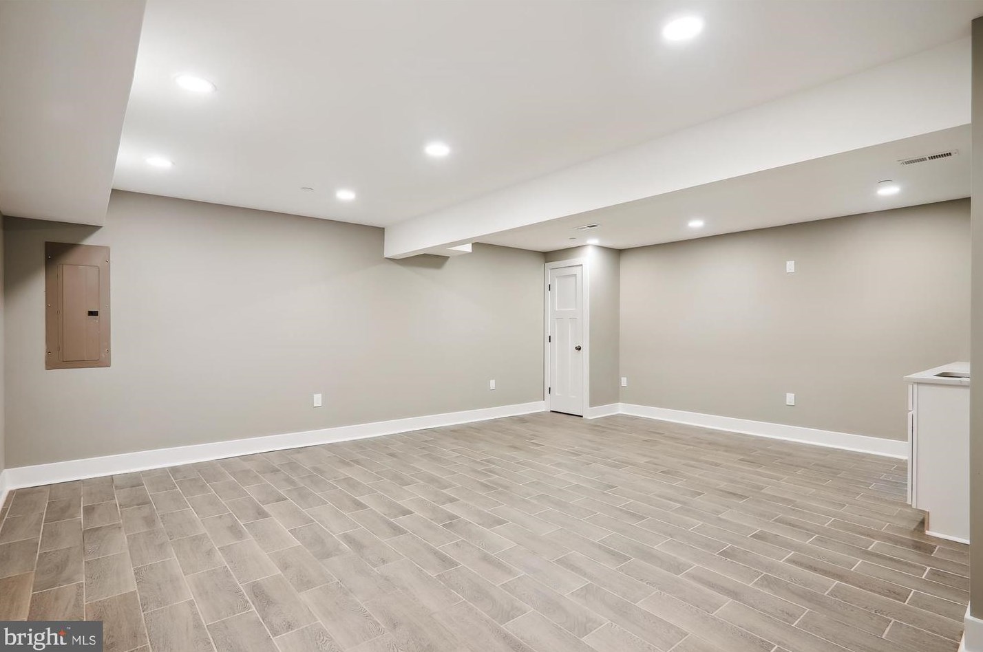 6609 Cockerille Ave, Silver Spring MD  20912-4732 exterior