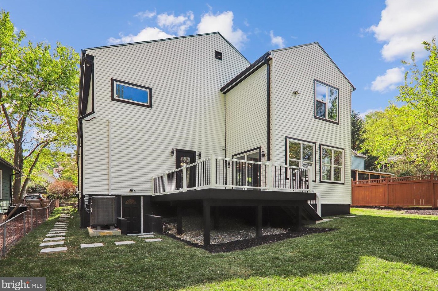 6609 Cockerille Ave, Silver Spring MD  20912-4732 exterior