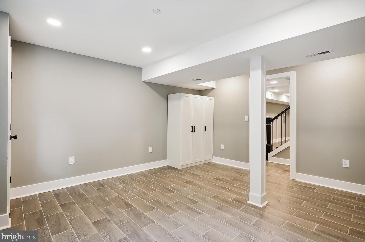 6609 Cockerille Ave, Silver Spring MD  20912-4732 exterior