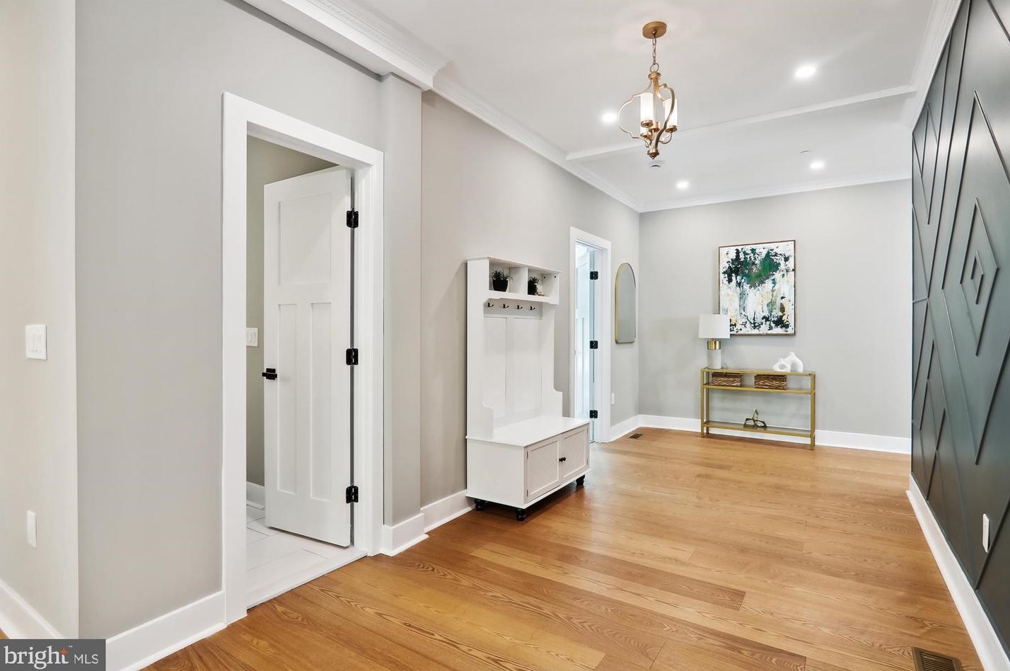 6609 Cockerille Ave, Silver Spring MD  20912-4732 exterior