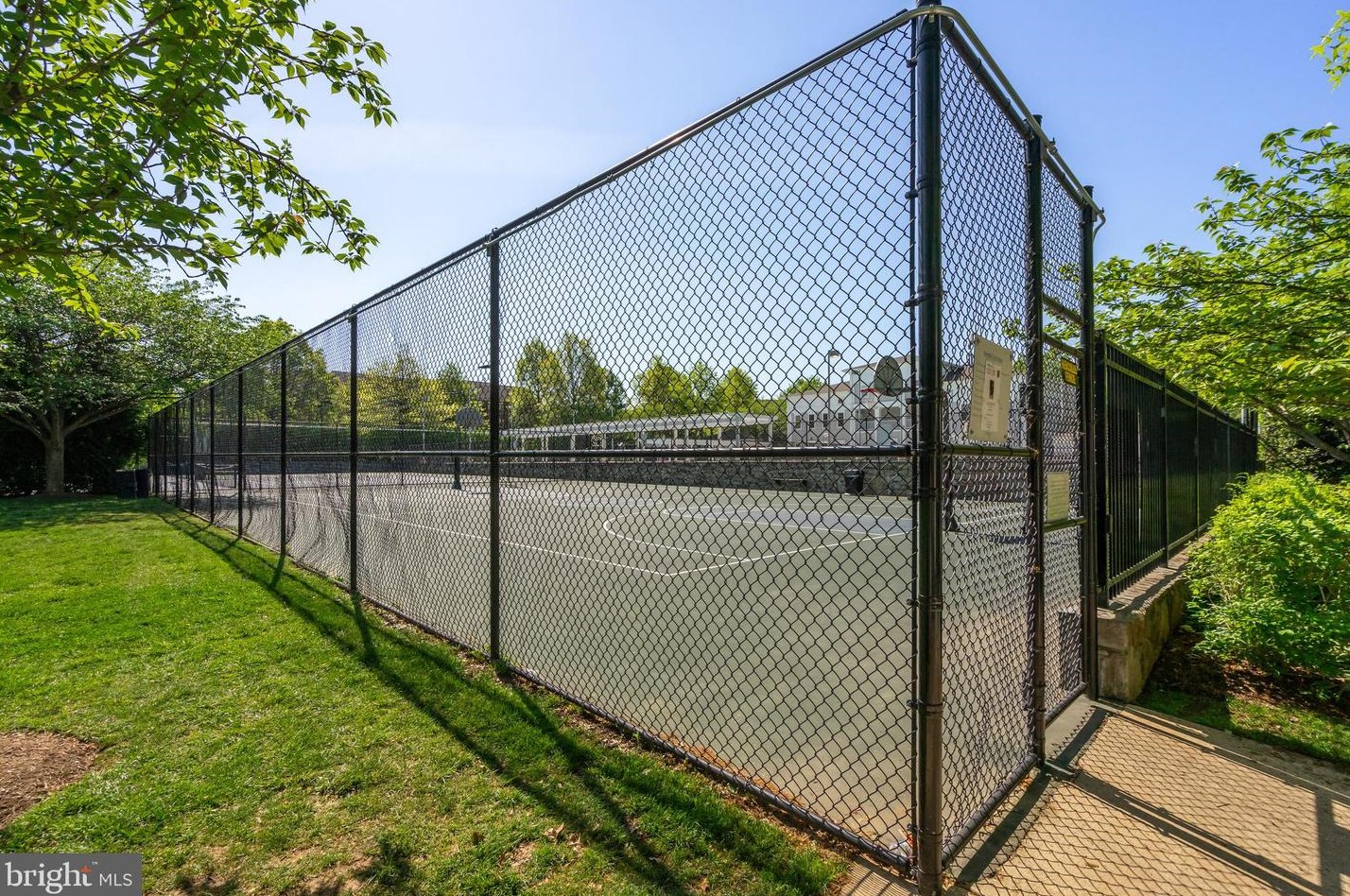 28 Golden Ash Way, Gaithersburg MD  20878-6423 exterior