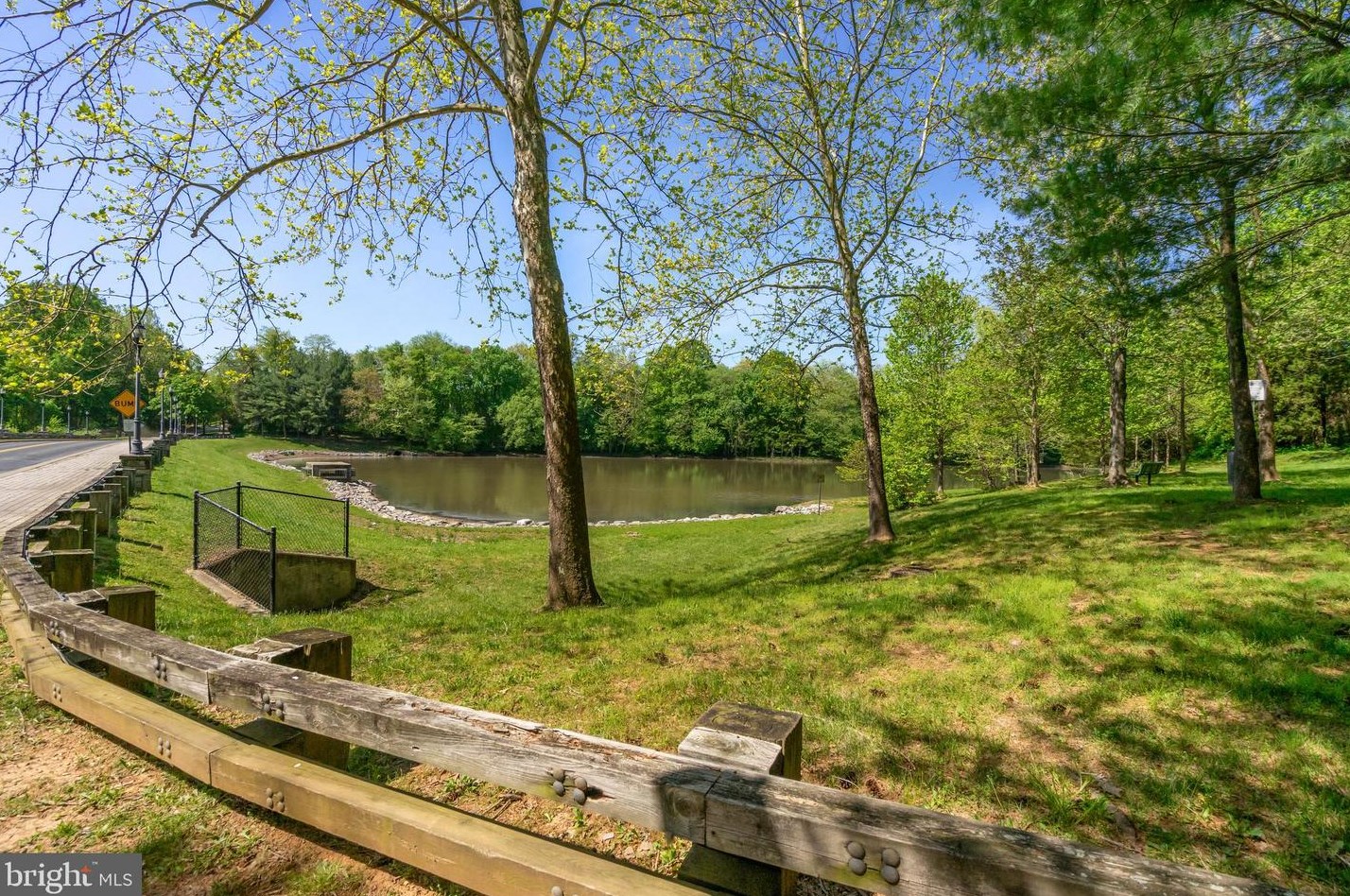 28 Golden Ash Way, Gaithersburg MD  20878-6423 exterior