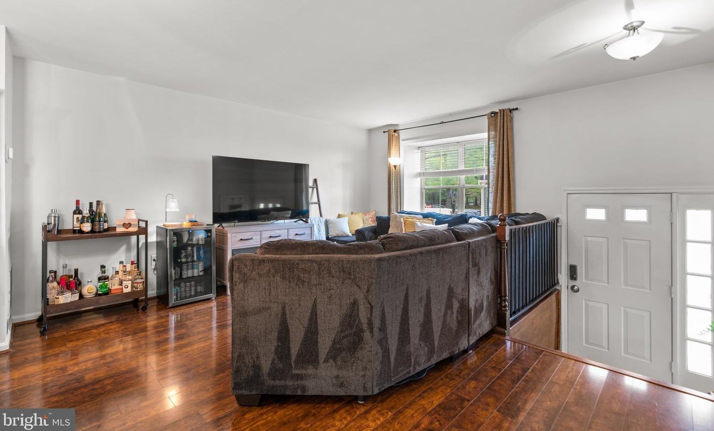 18009 Sunset River Ct, Olney, MD 20832