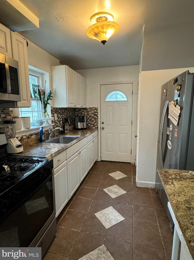 8502 Haskins Pl, Silver Spring MD 20912-7321 exterior