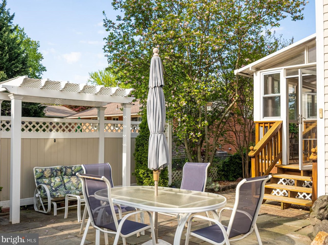 1520 Vivian Pl, Silver Spring MD 20902-3537 exterior