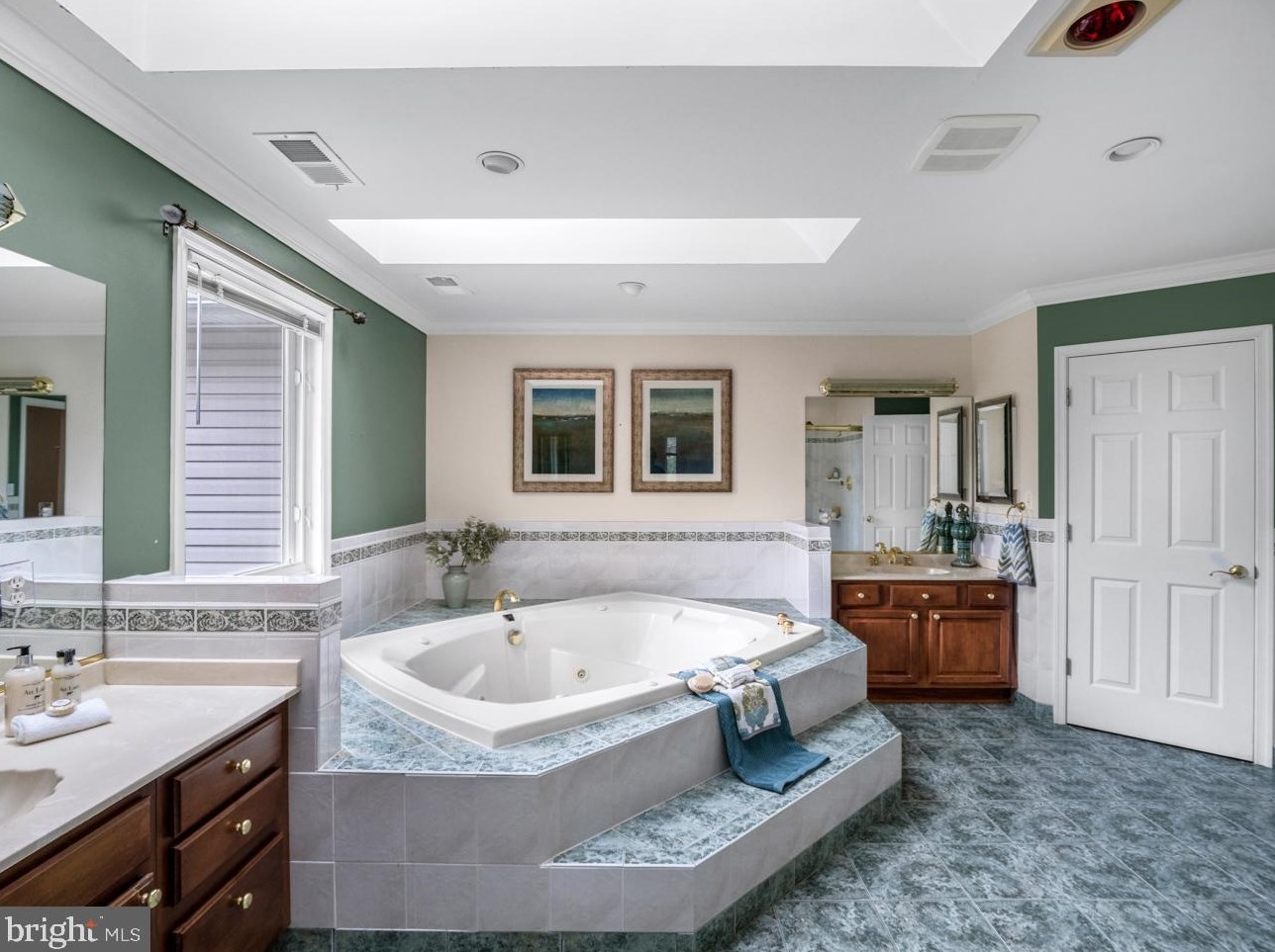 1520 Vivian Pl, Silver Spring MD 20902-3537 exterior