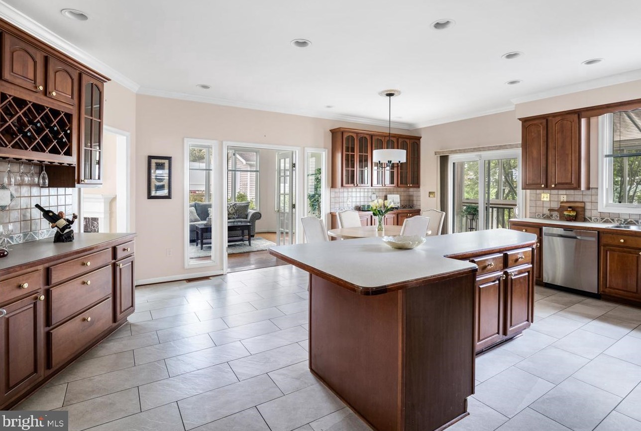 1520 Vivian Pl, Silver Spring MD 20902-3537 exterior