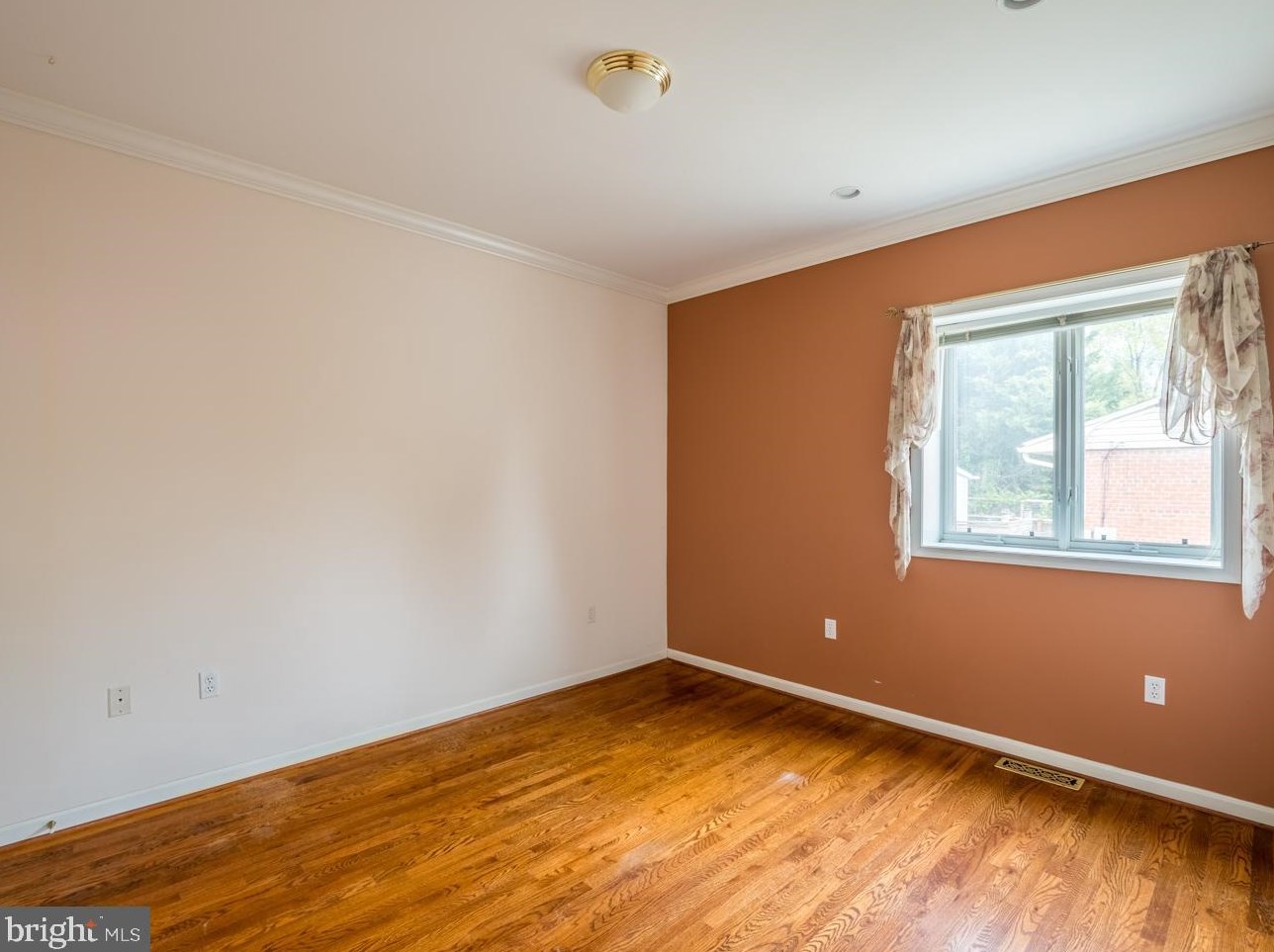 1520 Vivian Pl, Silver Spring MD 20902-3537 exterior