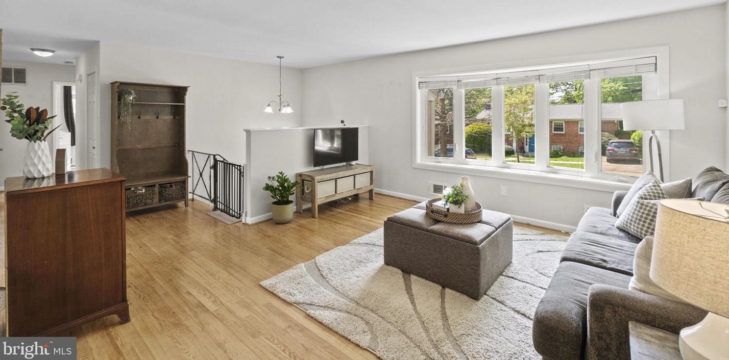 10505 Calumet Dr, Silver Spring, MD 20901