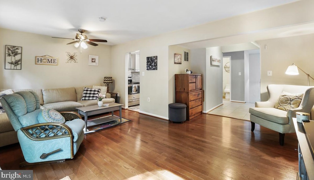 19 Orch Dr, Gaithersburg MD 20878-2221 exterior